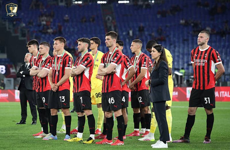 AC Milan sẽ vắng mặt tại vòng knock-out C1 năm nay