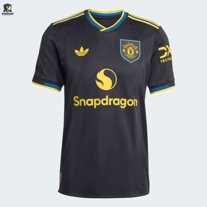 Adidas đưa logo Trefoil trở lại trên áo đấu Manchester United