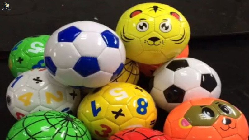 Bóng da nhân tạo kích cỡ nhỏ