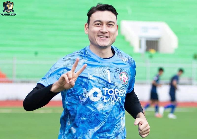 Đặng Văn Lâm cũng là 1 trong 7 cầu thủ lương cao nhất Việt Nam