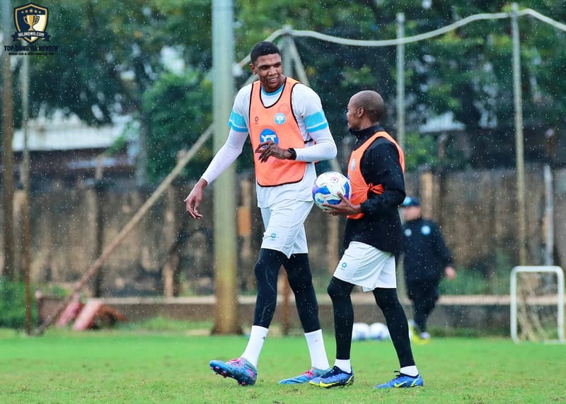 Kyle Hudlin là gương mặt cao nhất lịch sử V.League - đạt thông số 2,06m