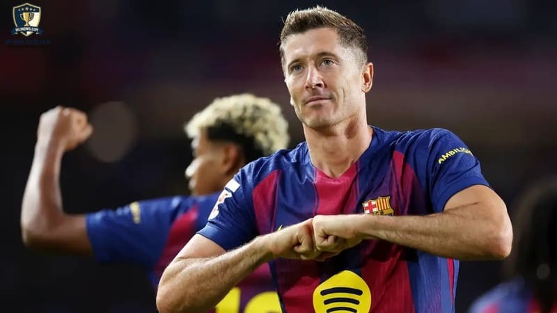 Robert Lewandowski chỉ mới chạm mốc 9 bàn thắng C1 năm nay